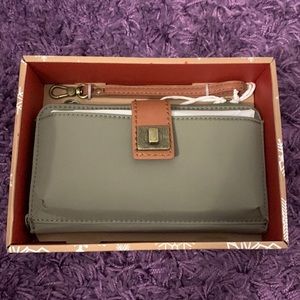 The Sak Esperanto Nylon Smartphone Crossbody